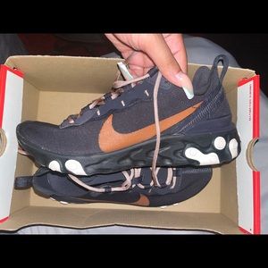 Women’s Nike react